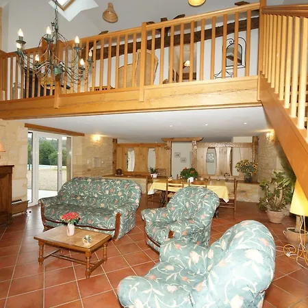 Holiday home Beautiful With Pool Saint-Pompont